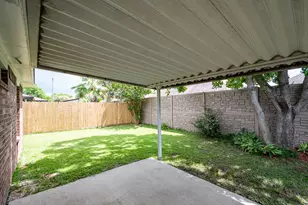 4705 Meadowood Dr, Baytown, TX 77521 - Photo 5