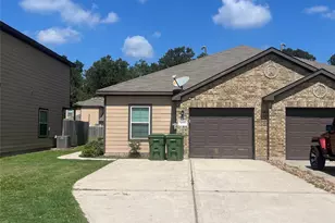 604 Rosewood St, Dayton, TX 77535 - Photo 1