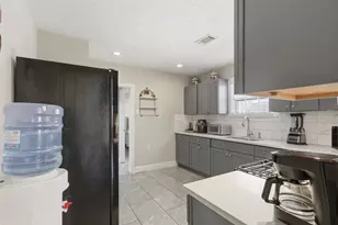710 W Virginia St, Houston, TX 77076 - Photo 9