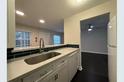 1824 Thonig Road #10, Houston, TX 77055 - Photo 7