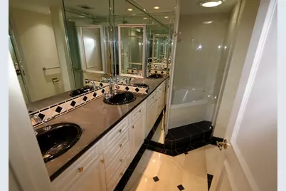 5001 Woodway Drive #104, Houston, TX 77056 - Photo 15