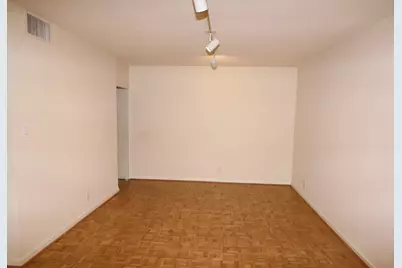 5001 Woodway Drive #104, Houston, TX 77056 - Photo 7