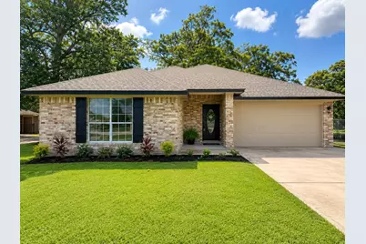 216 Sleepy Hollow Drive, Lake Jackson, TX 77566 - Photo 1