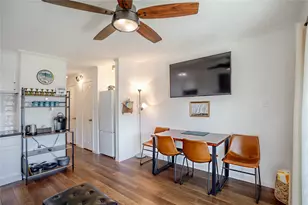 6102 Seawall Blvd, Galveston, TX 77551 - Photo 9