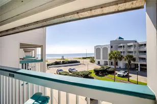 6102 Seawall Blvd, Galveston, TX 77551 - Photo 5