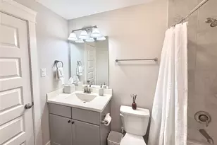 3530 Napavine Ln, Houston, TX 77008 - Photo 9