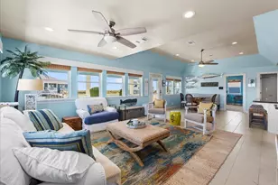 808 Pinata Dr, Crystal Beach, TX 77650 - Photo 5