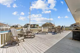 808 Pinata Dr, Crystal Beach, TX 77650 - Photo 33