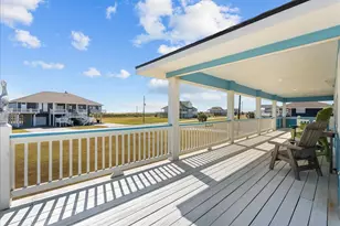 808 Pinata Dr, Crystal Beach, TX 77650 - Photo 31