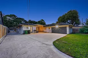 5531 Lymbar Dr, Houston, TX 77096 - Photo 37