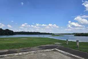 26401 Darkwood Ct, Huntsville, TX 77320 - Photo 17