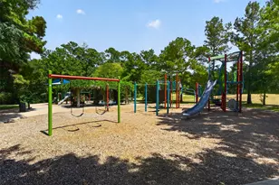 102 N Queenscliff Cir, Spring, TX 77382 - Photo 35