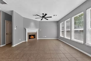 102 N Queenscliff Cir, Spring, TX 77382 - Photo 9