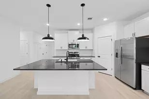 518 Monarch Trl, Huntsville, TX 77340 - Photo 3