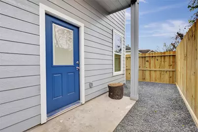 21 Latham Street #B, Houston, TX 77011 - Photo 7