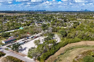 5033 S Acres Dr, Houston, TX 77048 - Photo 9