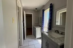 514 W Castle Harbour Dr, Friendswood, TX 77546 - Photo 11