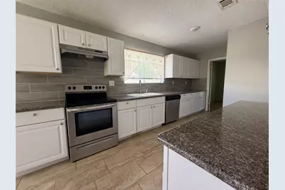 514 W Castle Harbour Drive, Friendswood, TX 77546 - Photo 7