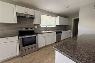 514 W Castle Harbour Dr, Friendswood, TX 77546 - Photo 7