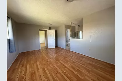 514 W Castle Harbour Drive, Friendswood, TX 77546 - Photo 9