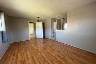 514 W Castle Harbour Dr, Friendswood, TX 77546 - Photo 9