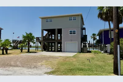 58 Lakeside Drive, Hitchcock, TX 77563 - Photo 1