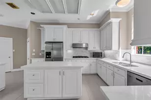 15511 Oaklawn Park Dr, Houston, TX 77069 - Photo 9