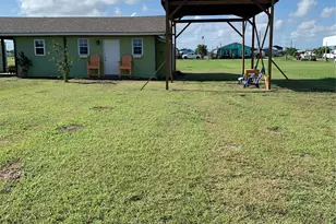 142 Tarpon Dr, Palacios, TX 77465 - Photo 5