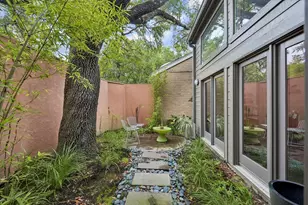 8999 Briar Forest Dr, Houston, TX 77024 - Photo 29