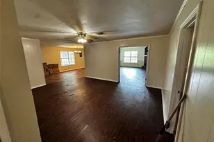205 Honeysuckle Dr, Baytown, TX 77520 - Photo 17