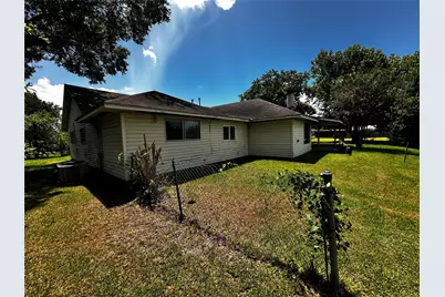 205 Honeysuckle Drive, Baytown, TX 77520 - Photo 7