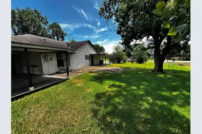 205 Honeysuckle Drive, Baytown, TX 77520 - Photo 5