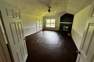 205 Honeysuckle Dr, Baytown, TX 77520 - Photo 19