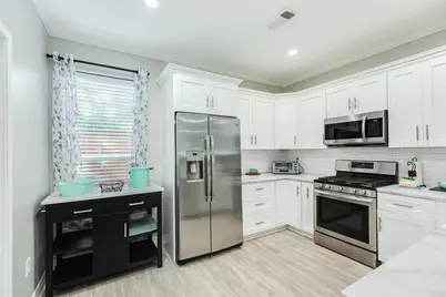 2205 30th Street, Galveston, TX 77550 - Photo 7