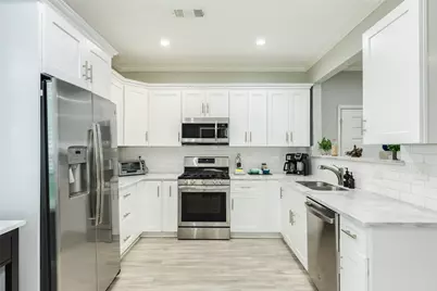 2205 30th Street, Galveston, TX 77550 - Photo 9