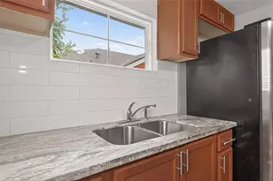 1511 Scharpe St, Houston, TX 77023 - Photo 9