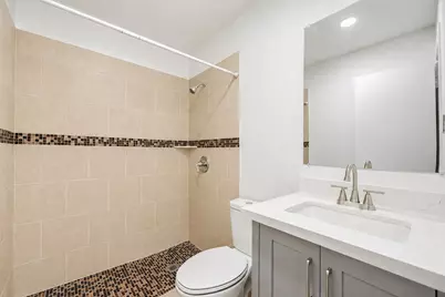 2126 Quail Valley East Drive, Missouri City, TX 77459 - Photo 5