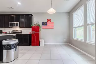 6614 Hunters Way Ln, Baytown, TX 77521 - Photo 11