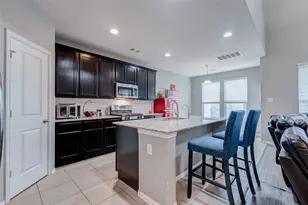 6614 Hunters Way Ln, Baytown, TX 77521 - Photo 5