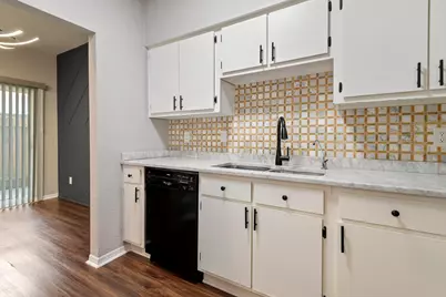 1818 Augusta Drive #13, Houston, TX 77057 - Photo 3