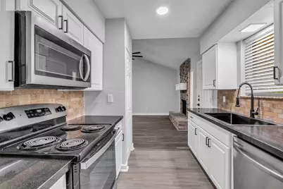 12331 Flushing Meadows Drive, Houston, TX 77089 - Photo 17