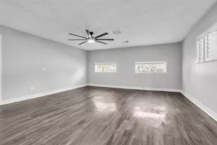 12331 Flushing Meadows Dr, Houston, TX 77089 - Photo 11