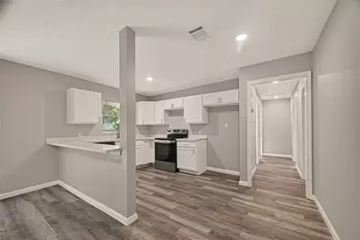 5751 Thrush Drive, Houston, TX 77033 - Photo 15