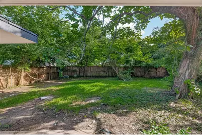 5751 Thrush Drive, Houston, TX 77033 - Photo 37
