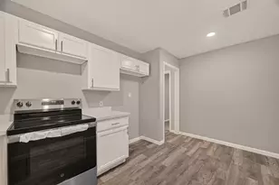 5751 Thrush Dr, Houston, TX 77033 - Photo 21