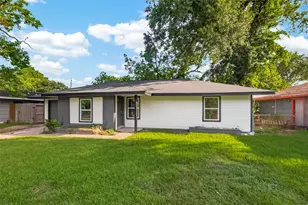 5751 Thrush Dr, Houston, TX 77033 - Photo 3