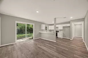 5751 Thrush Dr, Houston, TX 77033 - Photo 11