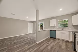 5751 Thrush Dr, Houston, TX 77033 - Photo 19