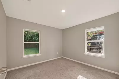 5751 Thrush Drive, Houston, TX 77033 - Photo 27