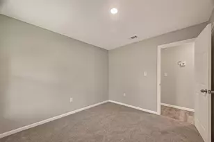 5751 Thrush Dr, Houston, TX 77033 - Photo 25